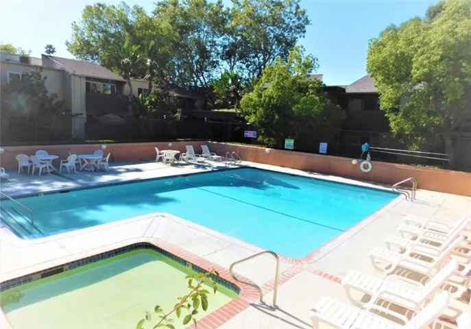18350 Hatteras Street Unit 132, Tarzana, California 91356