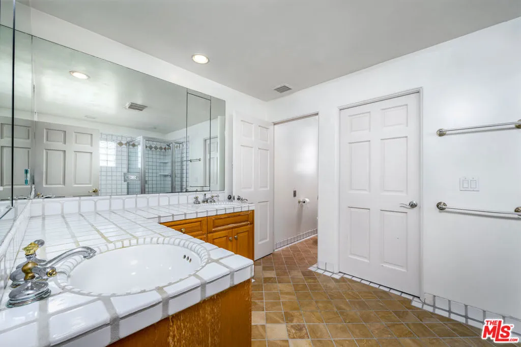 855 15th Street Unit D, Santa Monica, California 90403 home-pic-32