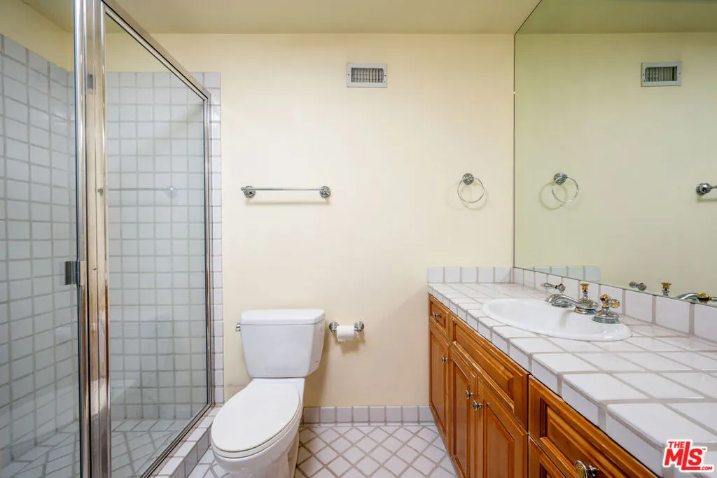 855 15th Street Unit D, Santa Monica, California 90403 home-pic-37