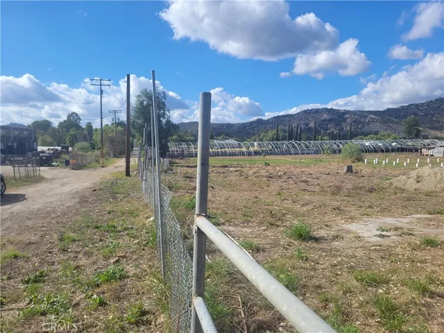 Driveway to Rainbow Valley Blvd.