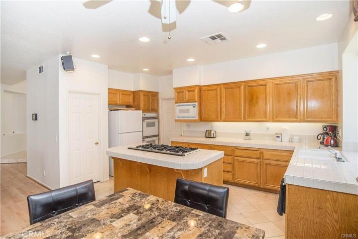 823 S Parkglen Place, Anaheim Hills, California 92808