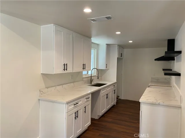 44010 Carolside Avenue, Lancaster, California 93535