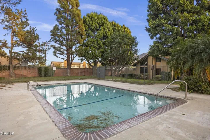 30-web-or-mls-Upmarketmedia_105Son-89