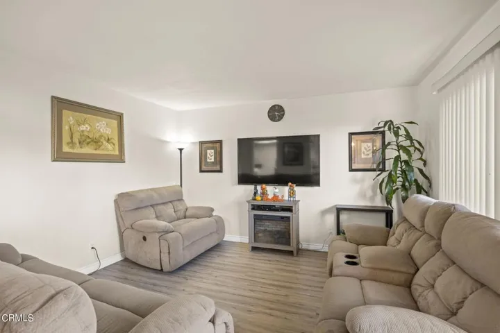 12-web-or-mls-Upmarketmedia_105Son-18