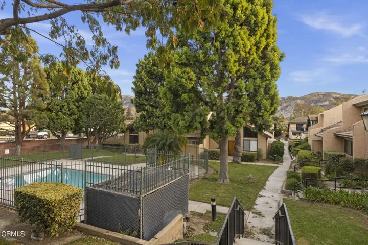 31-web-or-mls-Upmarketmedia_105Son-92