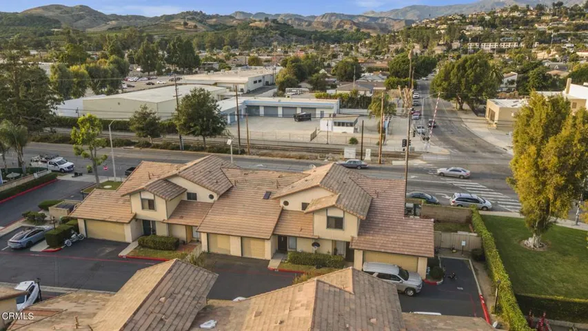 33-web-or-mls-Upmarketmedia_105Son-aer-4