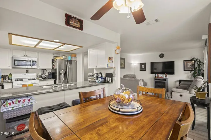 16-web-or-mls-Upmarketmedia_105Son-42