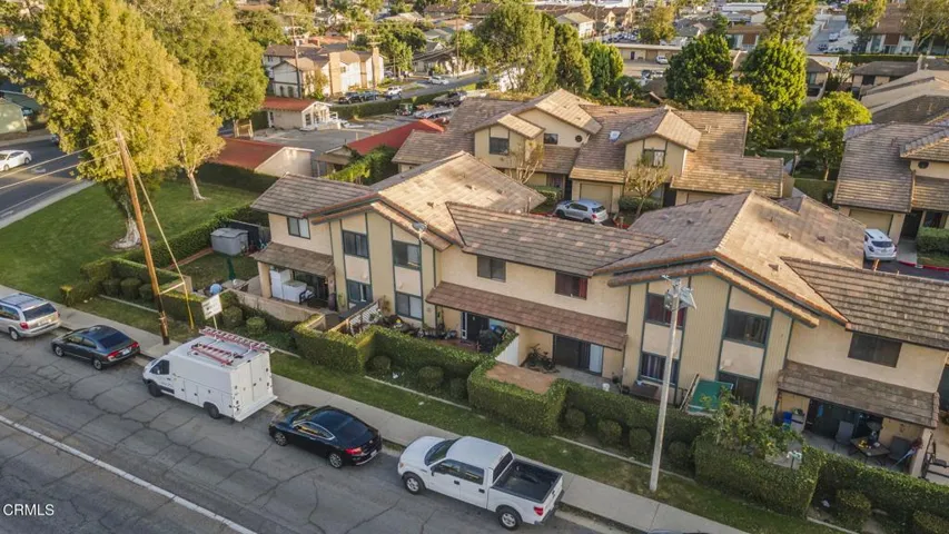 35-web-or-mls-Upmarketmedia_105Son-aer-1