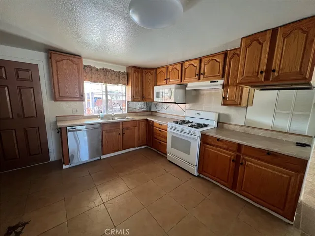 21295 Bundy Canyon Road, Wildomar, California 92595