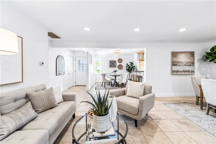 6611 Trinette Avenue, Garden Grove, California 92845