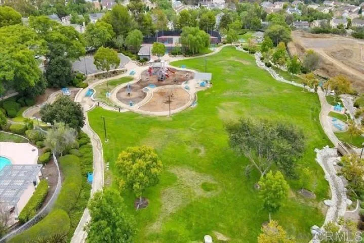 Beautiful large park setting, playgrounds, swimming pools, clubhouse.