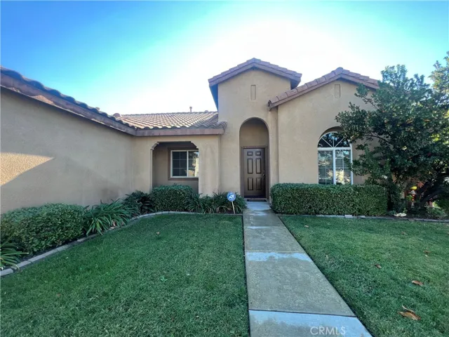 18525 Hilldale Lane, Lake Elsinore, California 92530