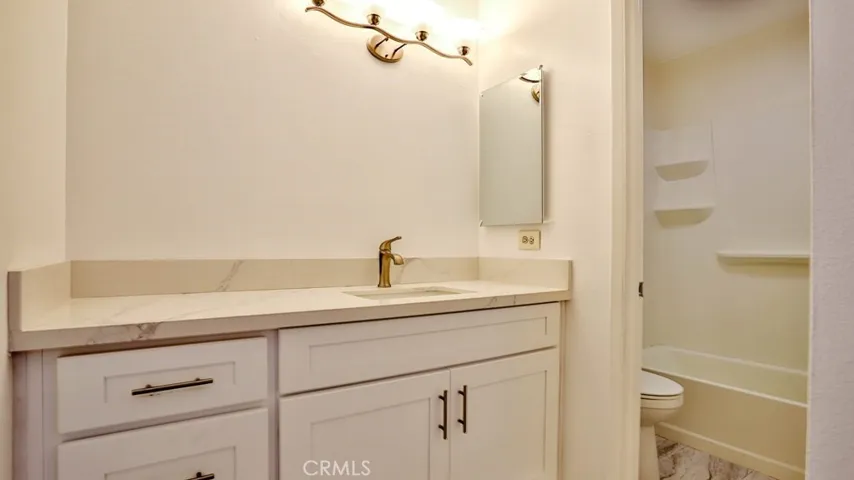 2869 S Fairview Street Unit A, Santa Ana, California 92704