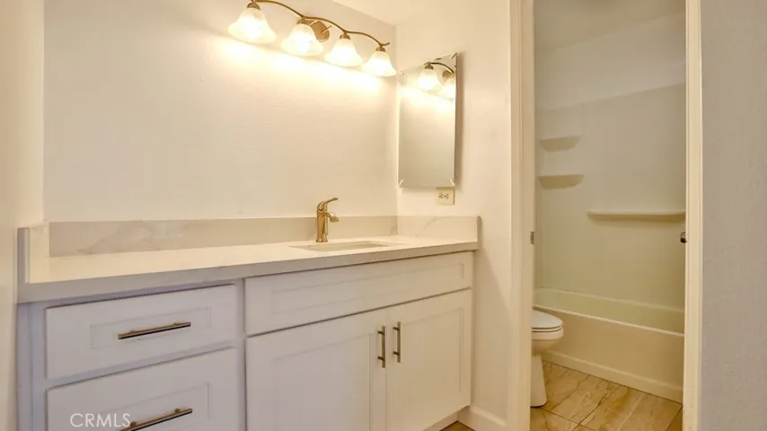 2869 S Fairview Street Unit A, Santa Ana, California 92704