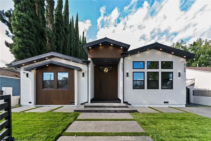 5207 Beeman Avenue, Valley Village, California 91607