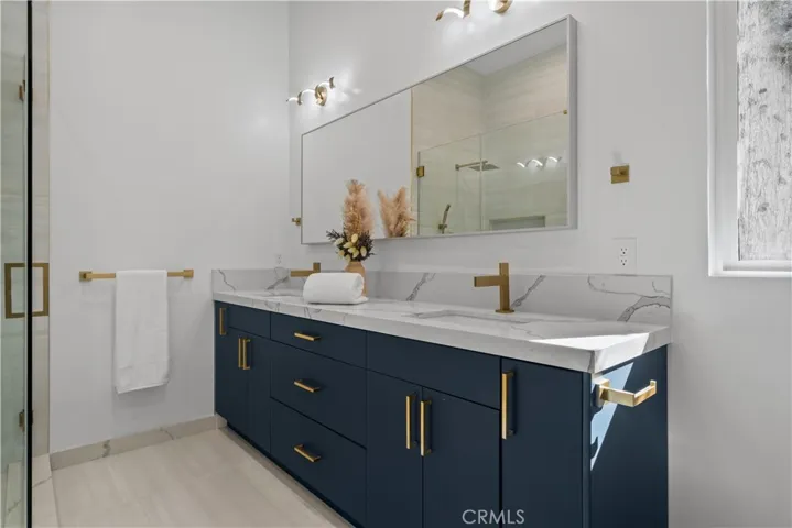 5207 Beeman Avenue, Valley Village, California 91607
