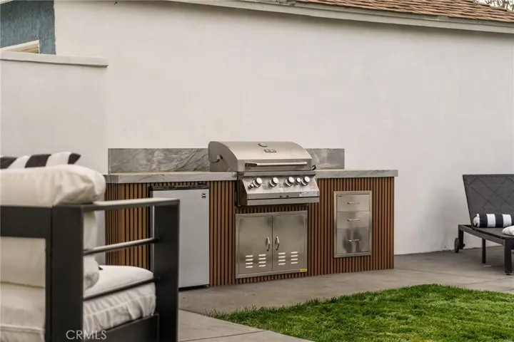 5207 Beeman Avenue, Valley Village, California 91607