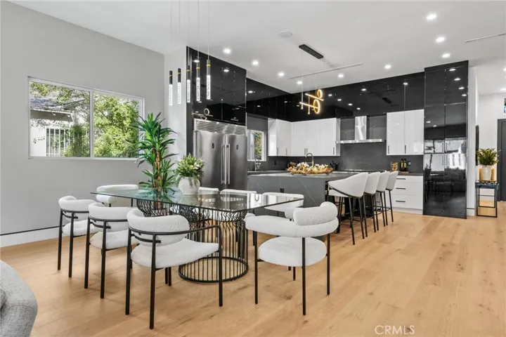 5207 Beeman Avenue, Valley Village, California 91607