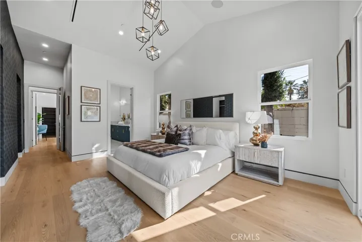 5207 Beeman Avenue, Valley Village, California 91607