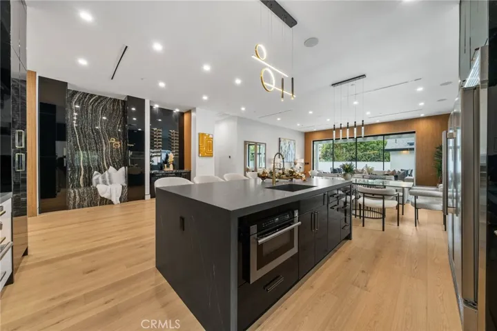 5207 Beeman Avenue, Valley Village, California 91607