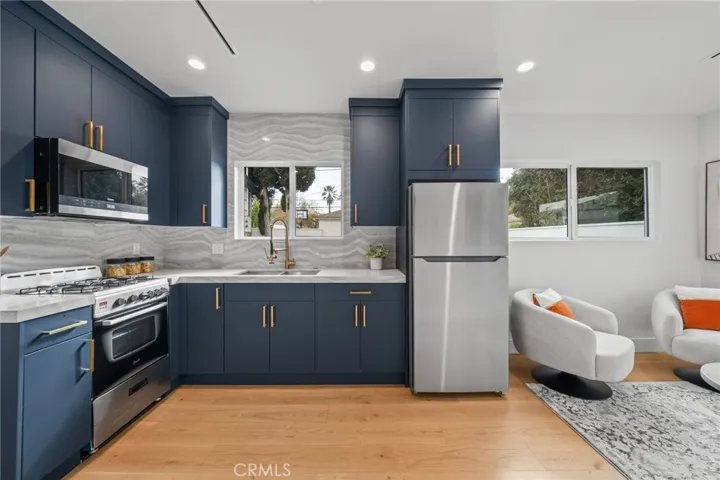 5207 Beeman Avenue, Valley Village, California 91607