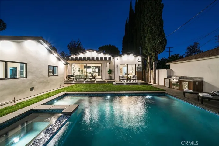 5207 Beeman Avenue, Valley Village, California 91607