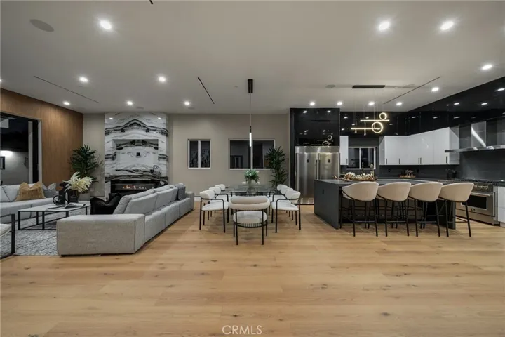 5207 Beeman Avenue, Valley Village, California 91607
