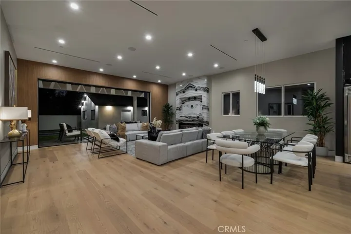 5207 Beeman Avenue, Valley Village, California 91607