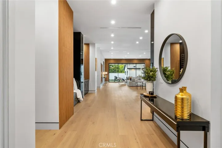 5207 Beeman Avenue, Valley Village, California 91607