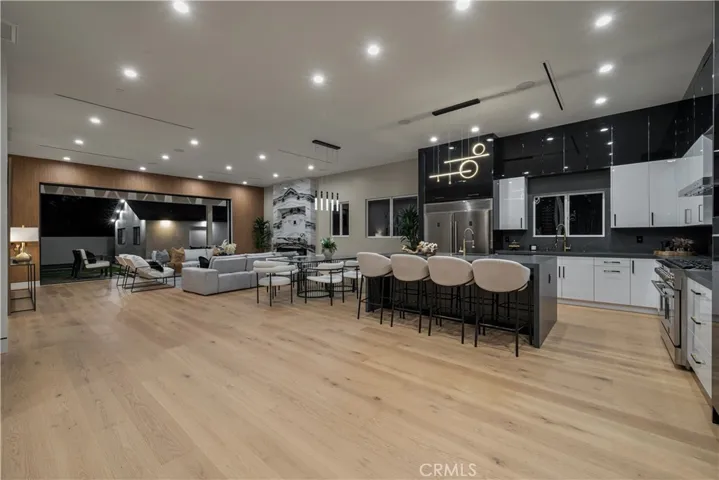 5207 Beeman Avenue, Valley Village, California 91607
