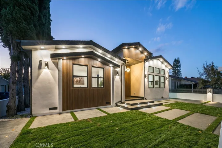 5207 Beeman Avenue, Valley Village, California 91607