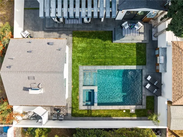 5207 Beeman Avenue, Valley Village, California 91607