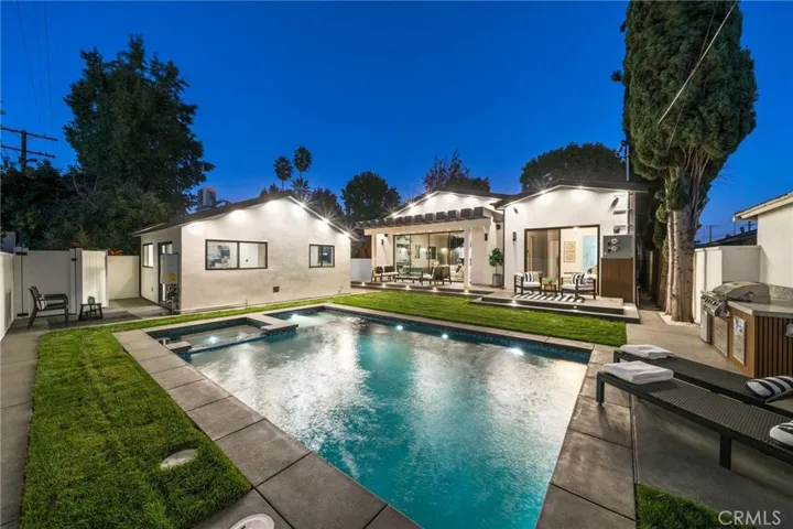 5207 Beeman Avenue, Valley Village, California 91607