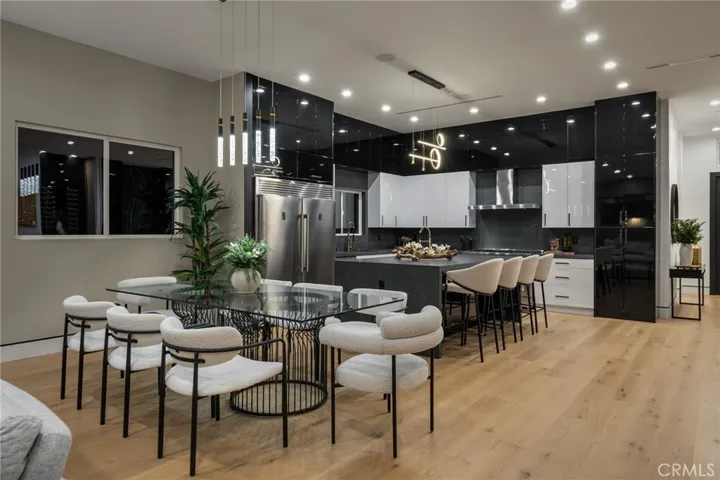 5207 Beeman Avenue, Valley Village, California 91607