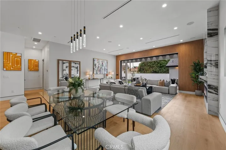 5207 Beeman Avenue, Valley Village, California 91607