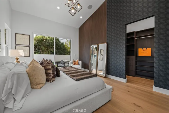5207 Beeman Avenue, Valley Village, California 91607
