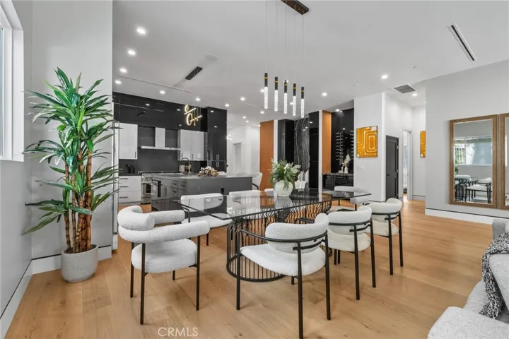 5207 Beeman Avenue, Valley Village, California 91607