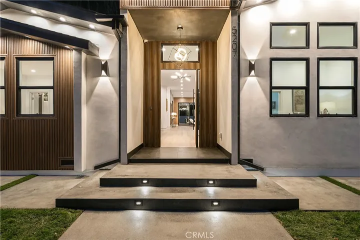 5207 Beeman Avenue, Valley Village, California 91607