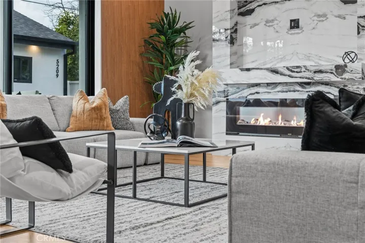 5207 Beeman Avenue, Valley Village, California 91607