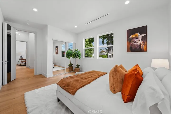 5207 Beeman Avenue, Valley Village, California 91607