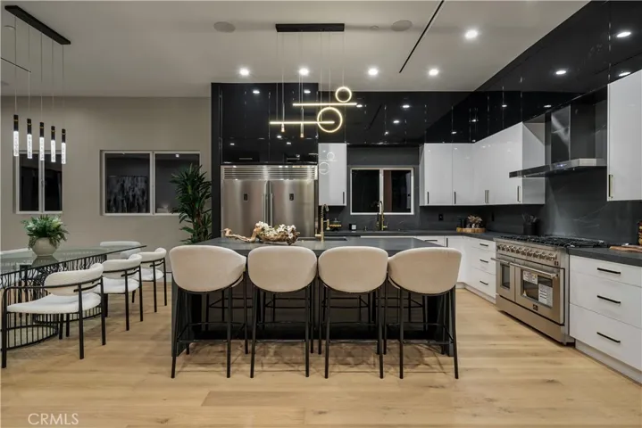 5207 Beeman Avenue, Valley Village, California 91607