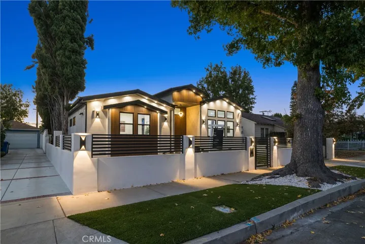 5207 Beeman Avenue, Valley Village, California 91607