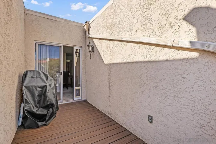 7527 Jerez Ct C, Carlsbad, California 92009