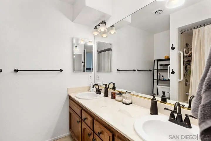7527 Jerez Ct C, Carlsbad, California 92009