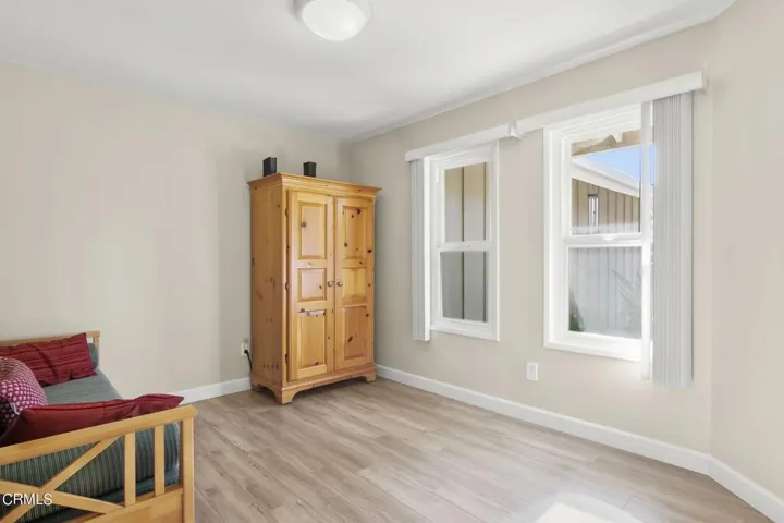 24-web-or-mls-UpMarketMedia1684San-057
