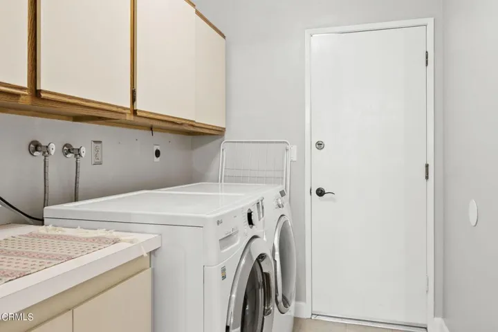 34-web-or-mls-UpMarketMedia1684San-120