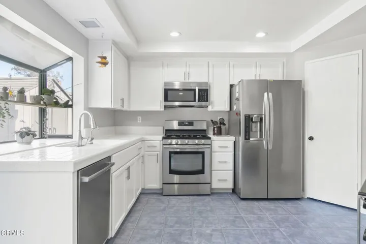 18-web-or-mls-UpMarketMedia1684San-081