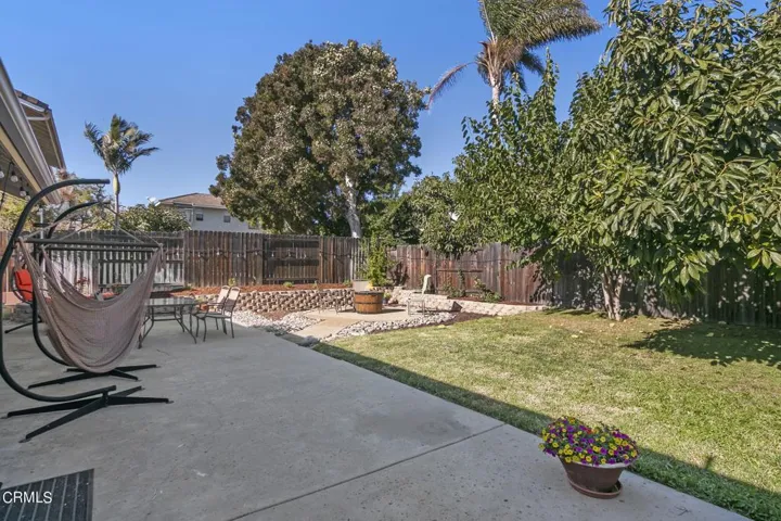 38-web-or-mls-UpMarketMedia1684San-159