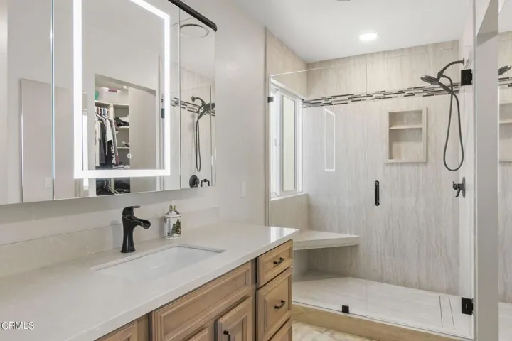 29-web-or-mls-UpMarketMedia1684San-141