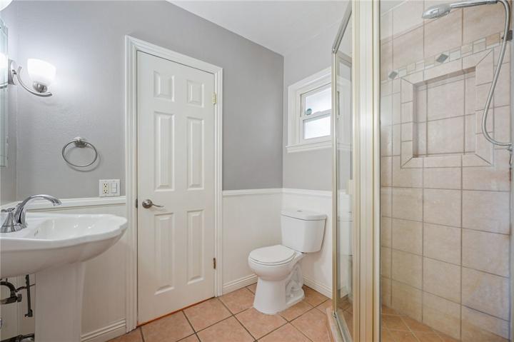 En suite bathroom